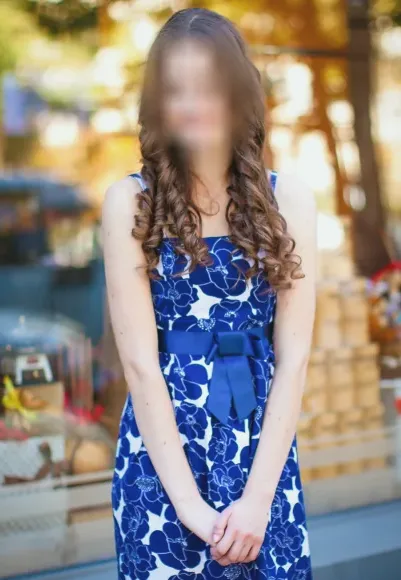 Andrea, 32