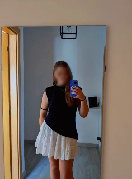 Emilia, 18