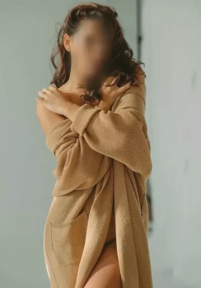 Emma, 35
