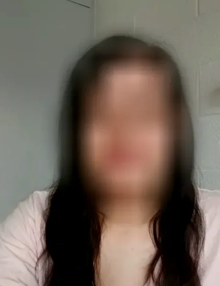 Juliane, 33