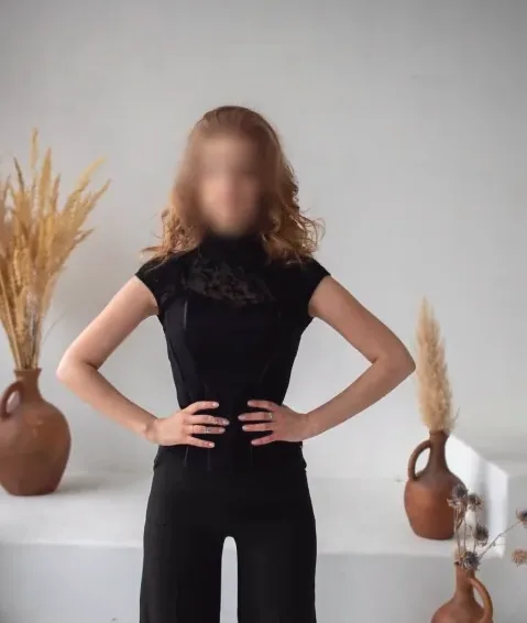 Laura, 34