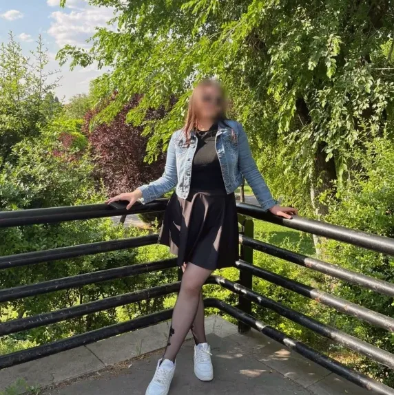 Melina, 21