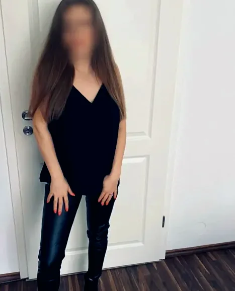 Romy, 32