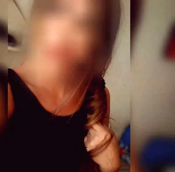 Vivien, 32