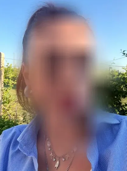 Vivien, 28